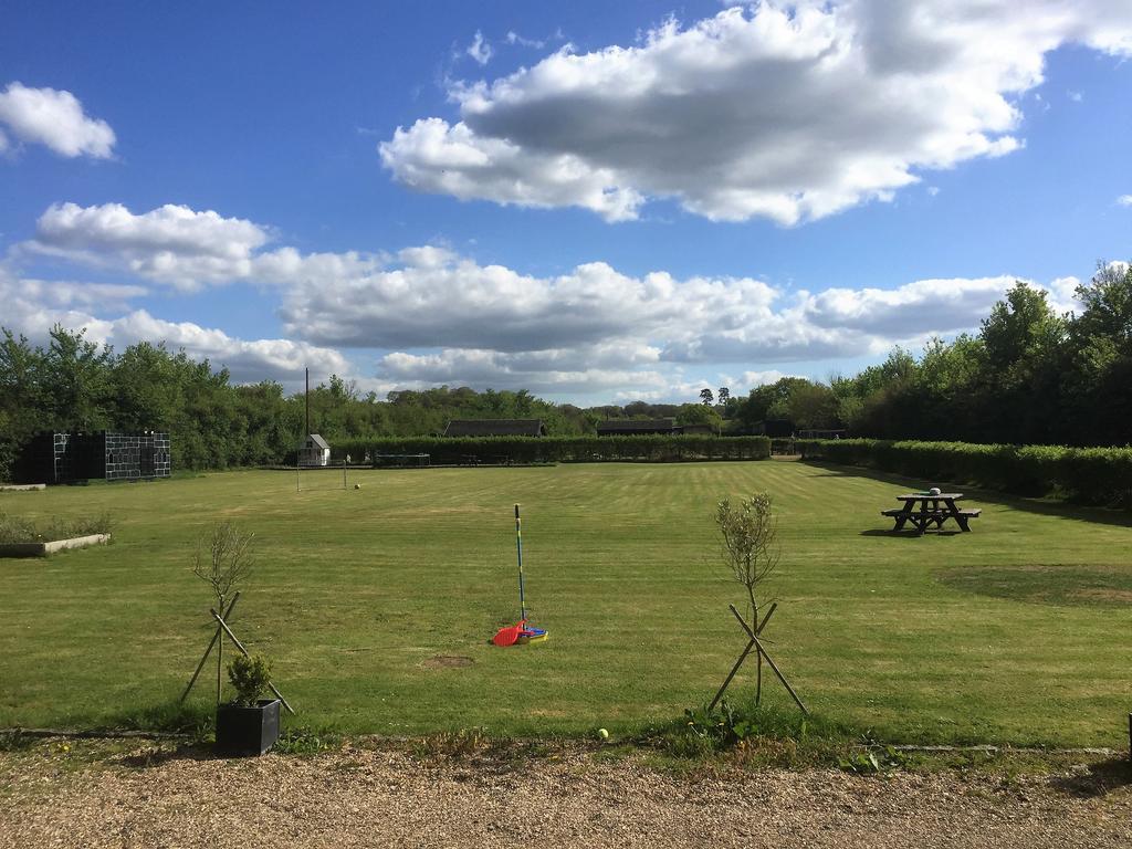 Willow Court Farm The Lodge & Petting Farm, 8 Mins From Legoland & Windsor, 15 Mins From Lapland Uk Exterior foto